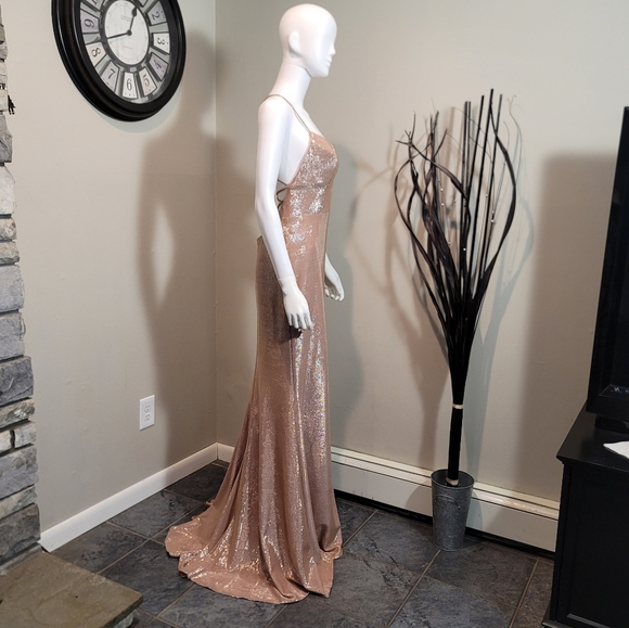 NWT Faviana Glamour Rose Gold Mermiad V-neck Spaghetti Strap Formal Dress Size 8 - Picture 5 of 14